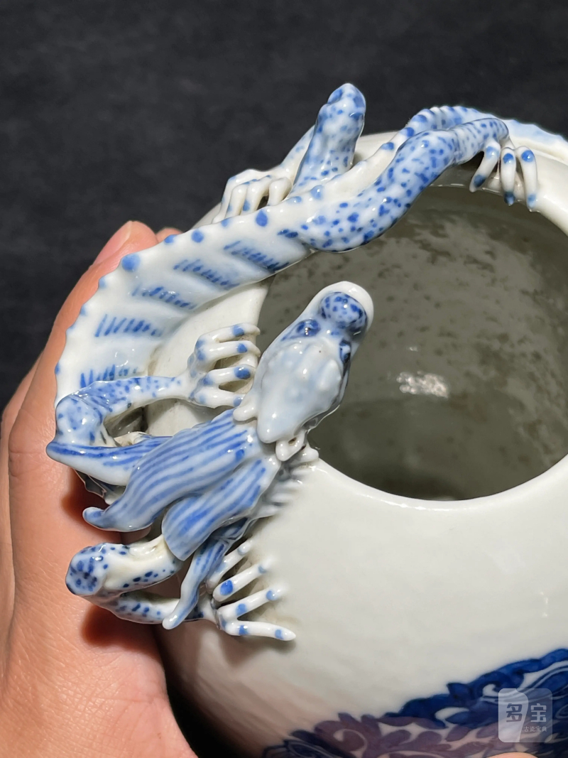 清晚期 青花团凤纹堆塑龙纹水盂 - 图5